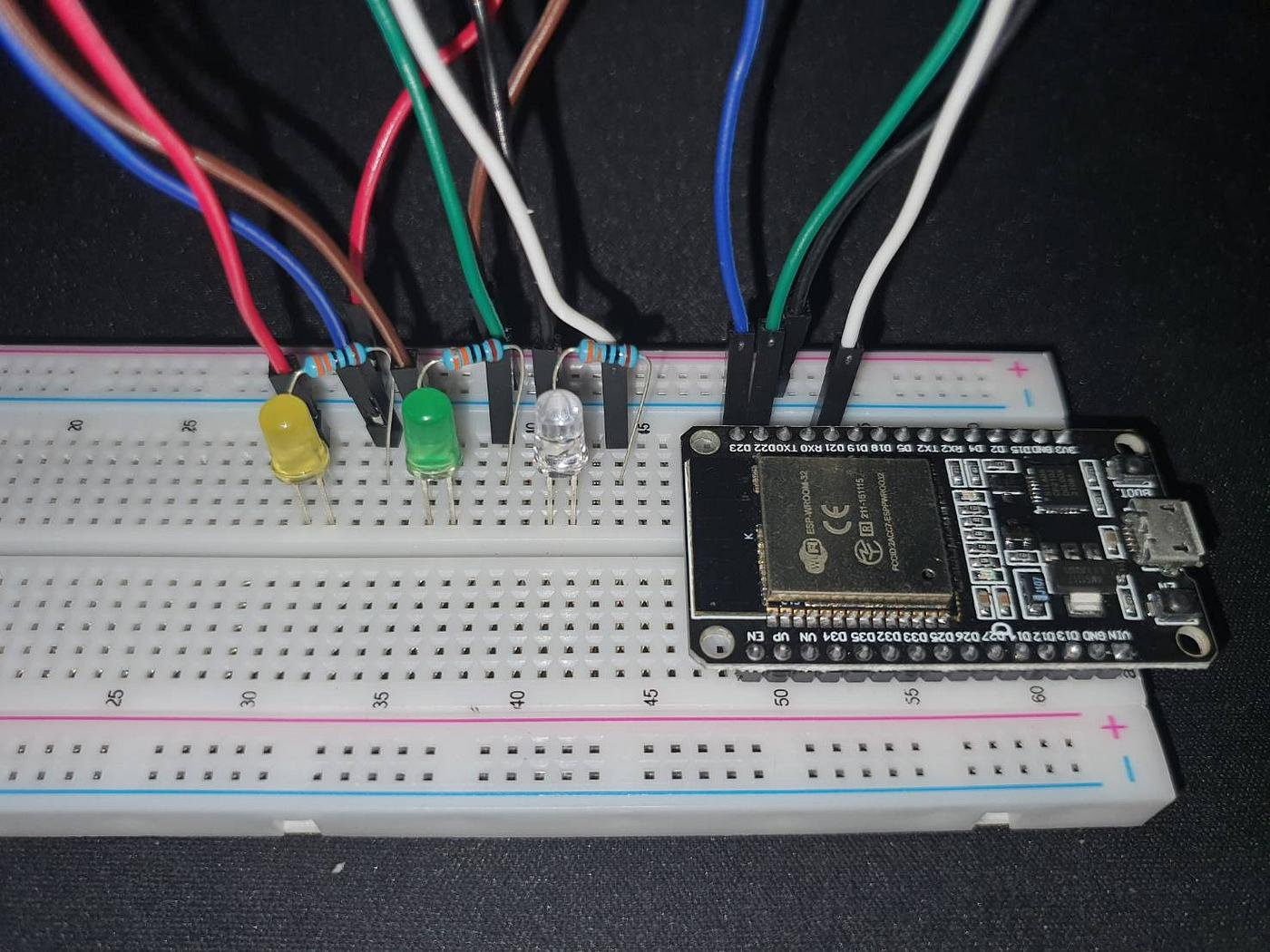 ESP32 LED Blinking Pattern Circuit Connections