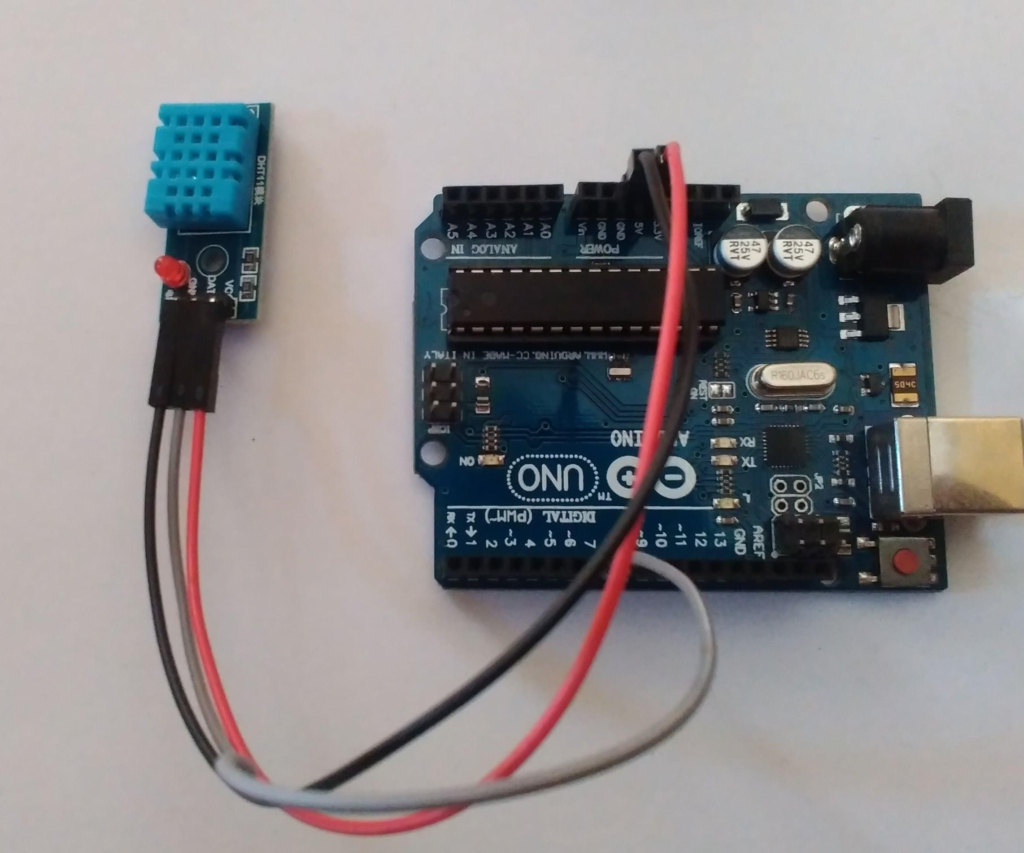 Arduino DHT11 Temperature Monitoring Project Setup
