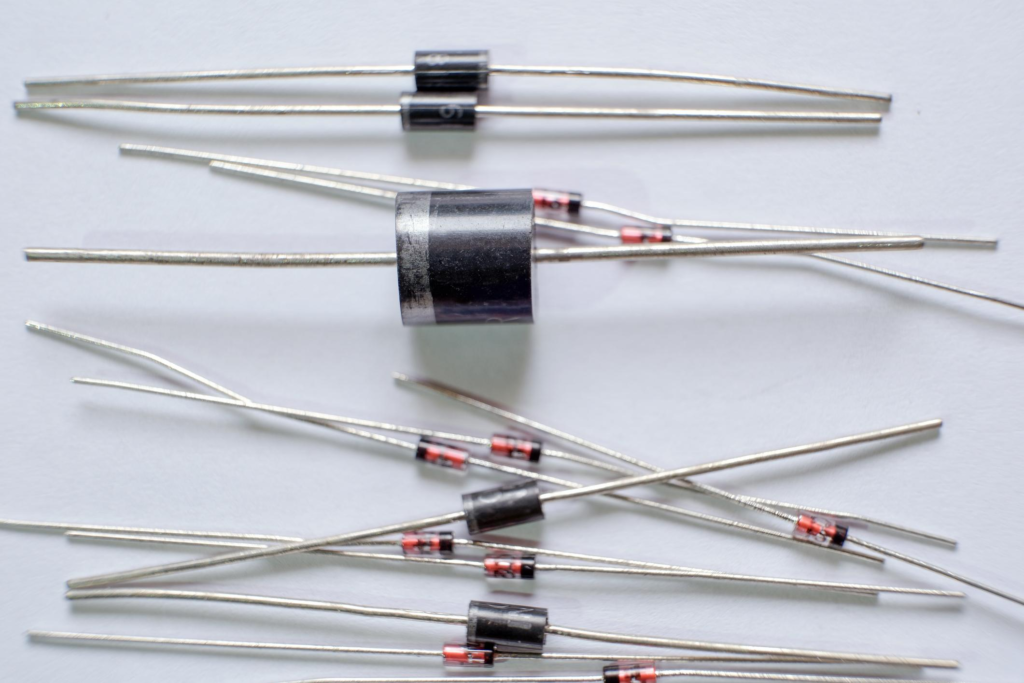  Electronic Components for Beginners – Diode component and symbol